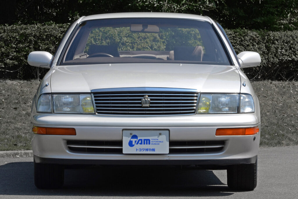 9th generation Toyota Crown