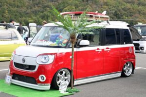 Daihatsu's Kei-car Move Canvas customized with Cal Style