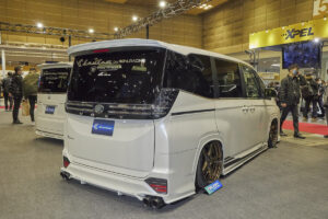 Toyota Voxy customized by KUHL RACING