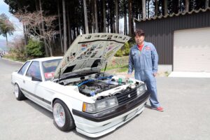 Toyota Soarer modified to the specifications of Hajime, the main character in the manga 