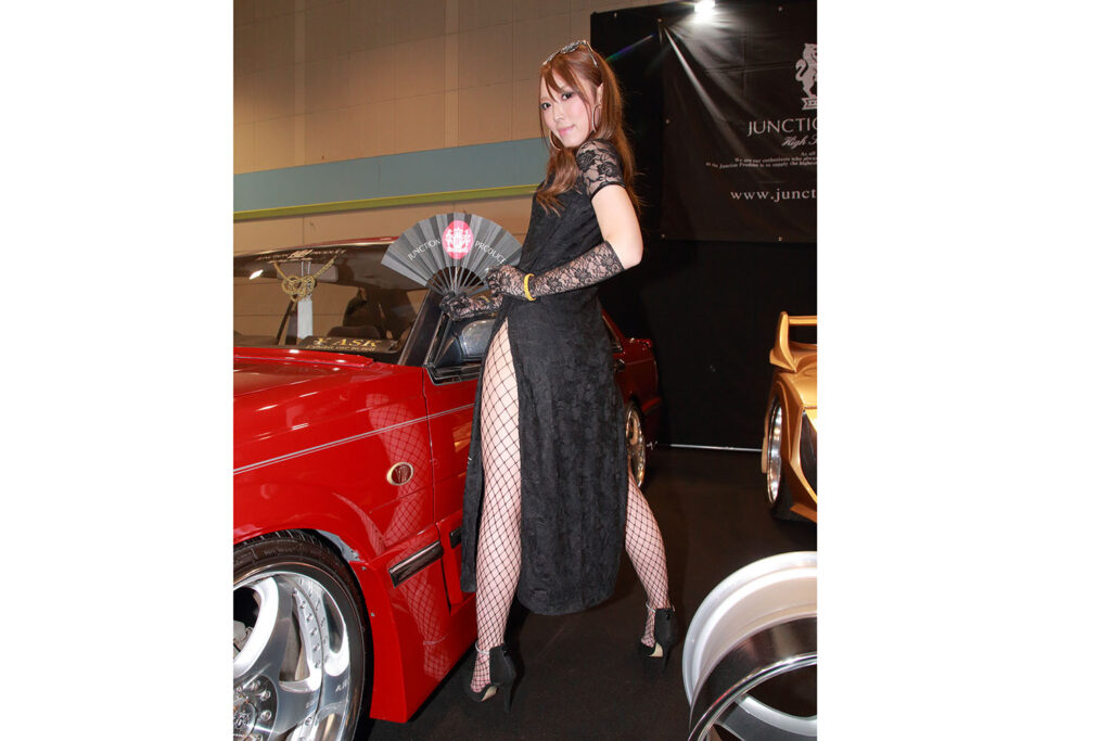 Companions decorated the booths at the Osaka Auto Messe