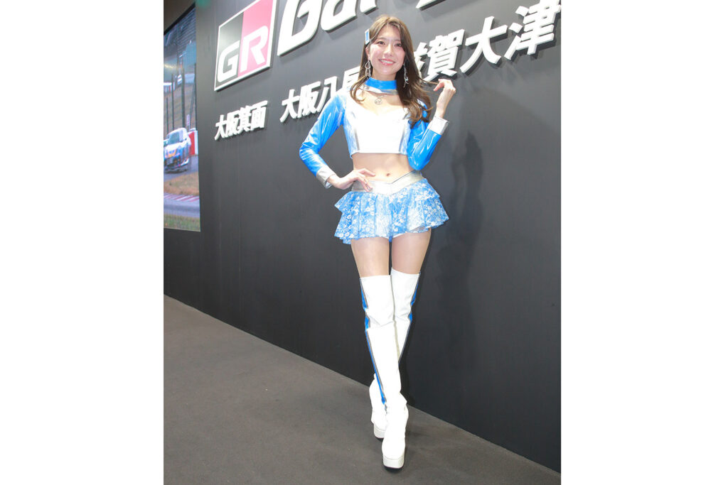 Companions decorated the booths at the Osaka Auto Messe