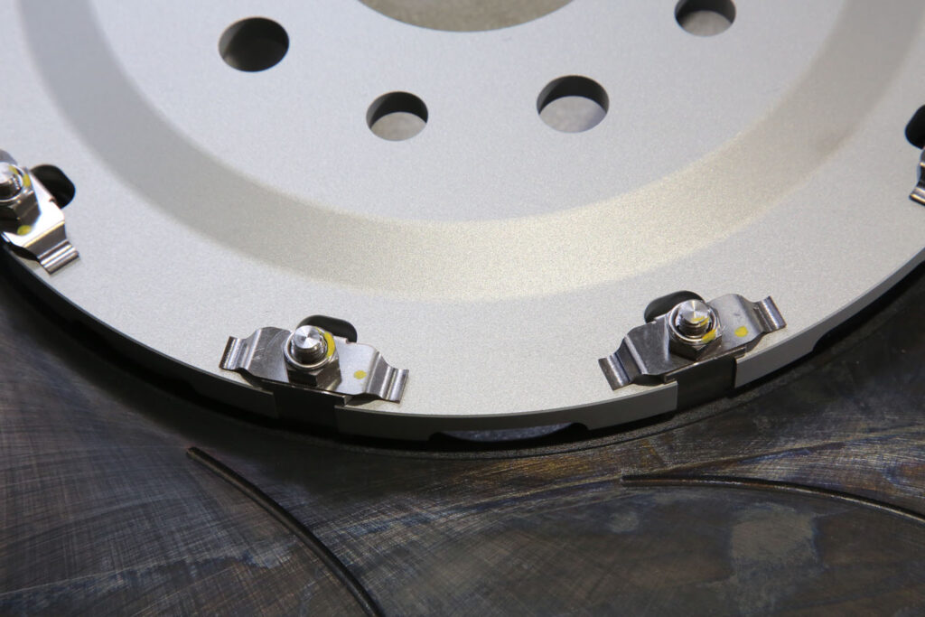 New brake rotors and pads for the R35 GT-R by Winmax