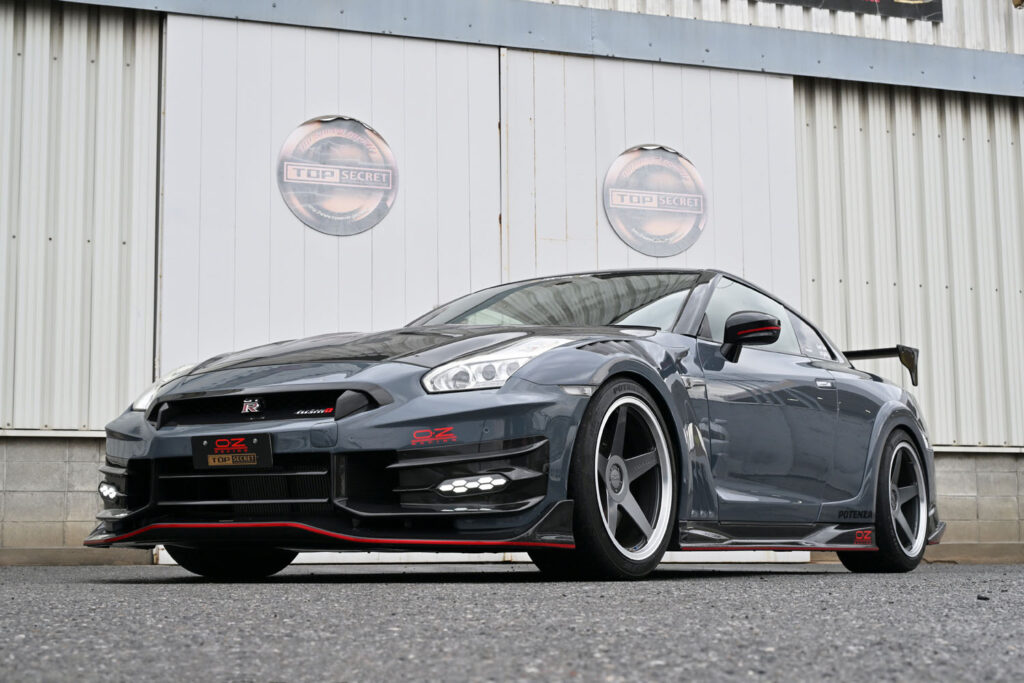 R35 GT-R demo car equipped with TopSecret's M24 full bumper kit that can transform the car into a powerful styling