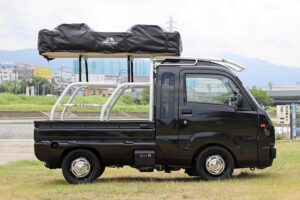 GARAGE ILL proposes an overlander style for Daihatsu's kei-truck Heijet