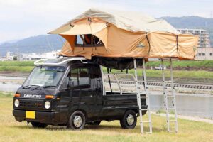 GARAGE ILL proposes an overlander style for Daihatsu's kei-truck Heijet