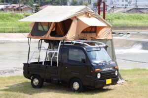 GARAGE ILL proposes an overlander style for Daihatsu's kei-truck Heijet