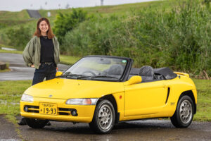 Ms. Rami Sasaki test drives 1993 Honda Beat