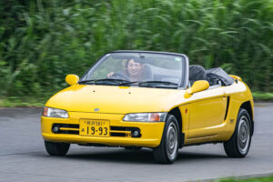 Ms. Rami Sasaki test drives 1993 Honda Beat