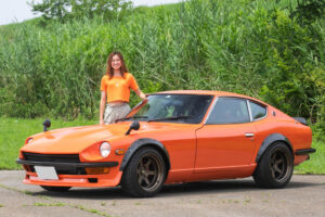 Ms. Rami Sasaki test drives a 1971 Nissan S30 Fairlady Z