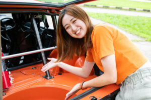 Ms. Rami Sasaki test drives a 1971 Nissan S30 Fairlady Z