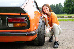 Ms. Rami Sasaki test drives a 1971 Nissan S30 Fairlady Z