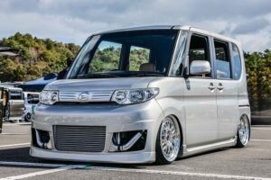 Daihatsu Tanto Custom