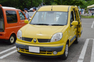 2006 Renault first generation “Kangoo” and a Bridgestone Moped Champion Deluxe